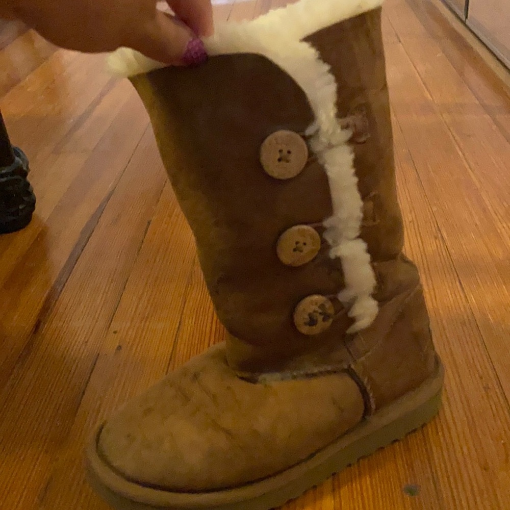 Girls Ugg Bailey Button